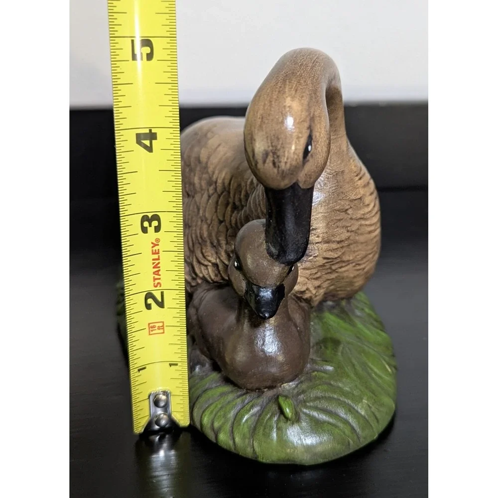 Vintage Atlantic Mold Ceramic‎ Canadian Goose & Goslings Painted and Signed A436